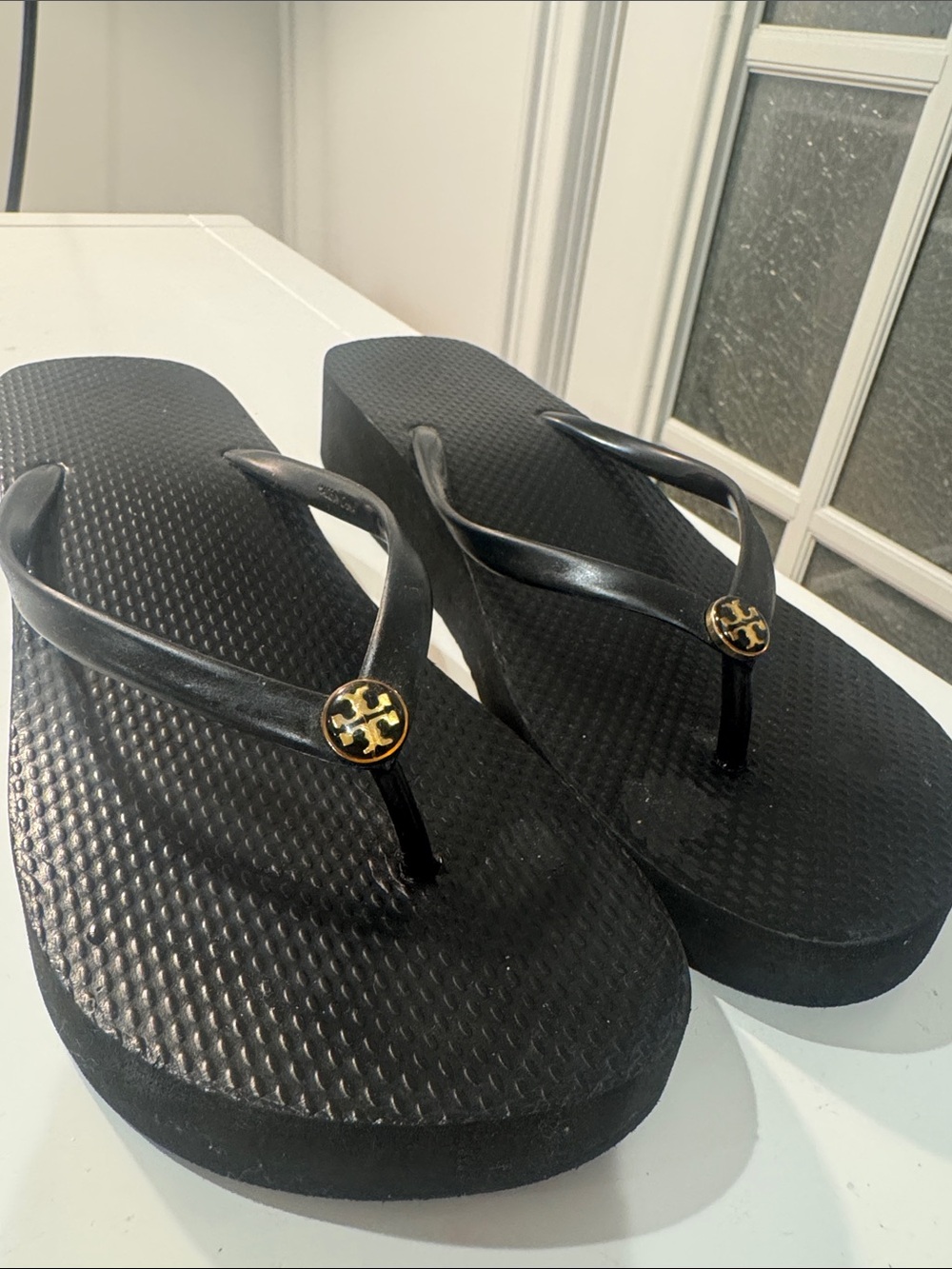 Tory Burch Size 10 Wedge Flip Flops Black